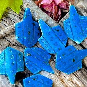 SUPPLY: 5pcs - Ethnic Carved Bone Pendants - Natural Bone Charms - Jewelry Making - Crafts