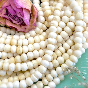 VINTAGE: 60pcs - Rustic Natural Bone Beads - Ivory Color - Jewelry Making