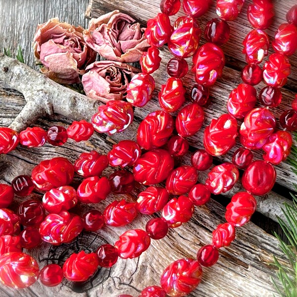 VINTAGE: Japanese Textured Acrylic Bead Strand - Lustrous Beads - Plastic Beads