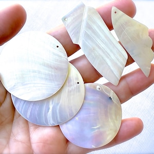VINTAGE: 1970s - 5pcs Mother of Pearl Pendant - MOP - Jewelry - Natural - Philippines - Unique Find