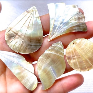 VINTAGE: 1970s - 5pcs Mother of Pearl Pendant - MOP - Jewelry - Natural - Philippines - Unique Find