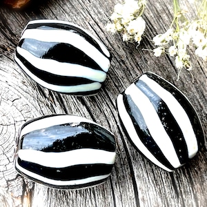 SUPPLY: 3pcs - Large Lamp Work Stripe Glass  Beads - Black and White Glass Beads - Centerpiece Beads