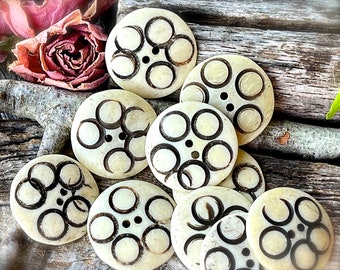 VINTAGE: 4pcs - LARGE Natural Bone Buttons - Handcrafted - Clothing, Jewelry, Crafts