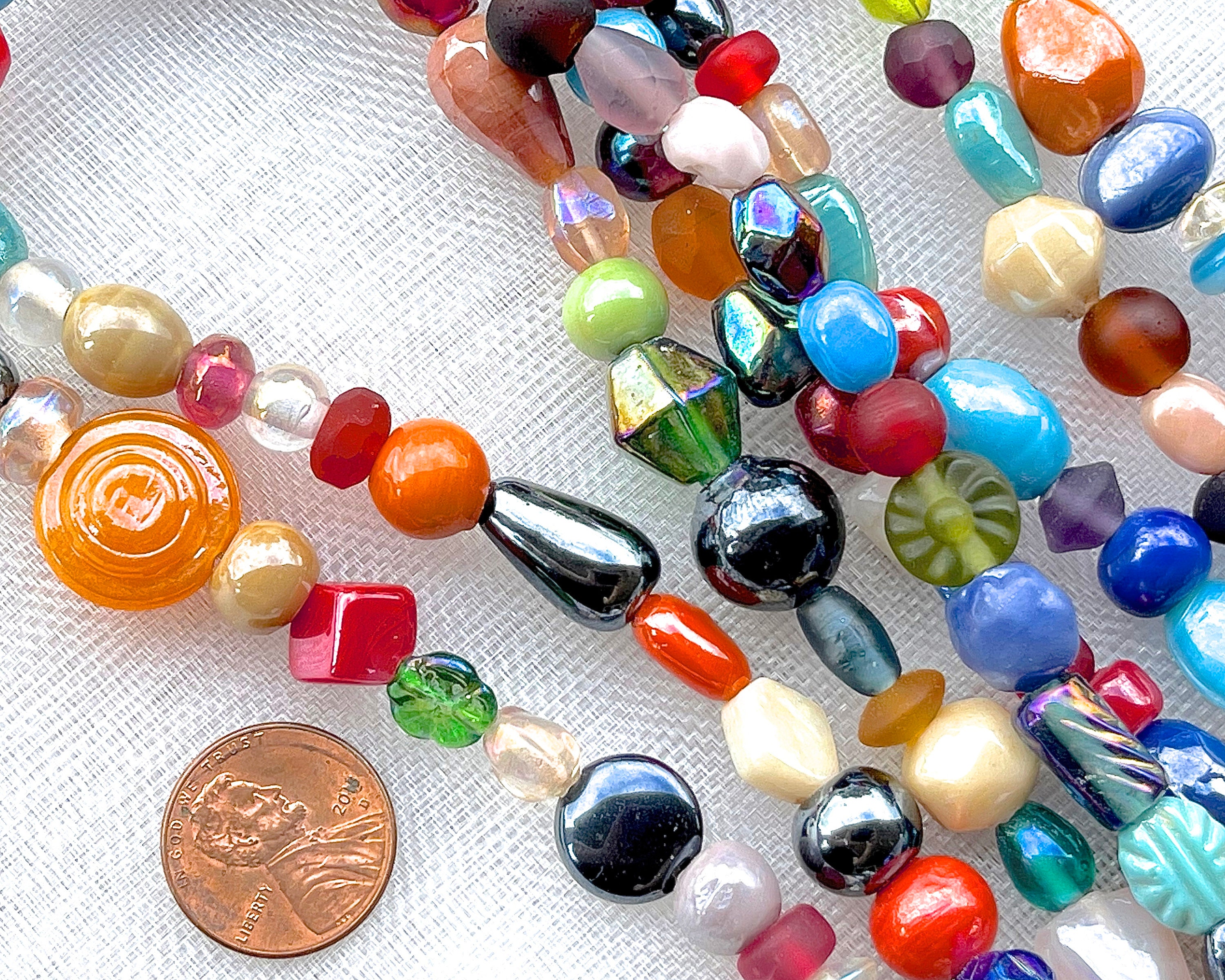 ●VVV● Glass Heart Mix Bead Necklace 24SSNK097MXF il_fullxfull.5128519899_65ah.jpg