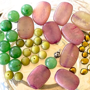 SUPPLY: Mixed Beads - Stone and Pearls - Pendant - Jewelry, Crafts - Unique Find