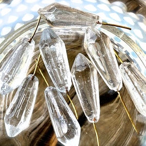 ANCIENNE : 8 pièces - Grandes breloques en verre transparent avec fil de laiton - Fabrication de bijoux - Artisanat