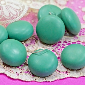 VINTAGE: 8pcs - LARGE Old Plastic Buttons - Sewing - Crafts - Doll Making - Jewelry
