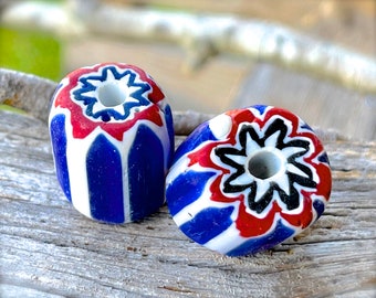 VINTAGE: 2pcs - LARGE Chevron Glass Trade Beads - Six Layer Chevron Beads