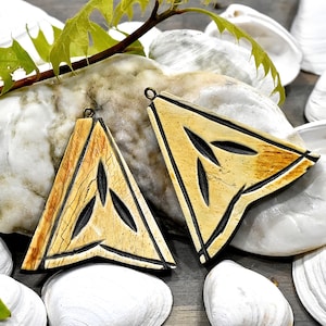 VINTAGE: Pair of LARGE Tribal Ethnic Carved Horn Pendant - Earring Charms - Natural Pendants