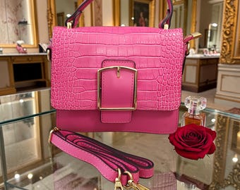 Bolso de mano de piel italiana fucsia con acabado efecto cocodrilo, hebilla dorada, bolso de piel para mujer, bandolera extraíble