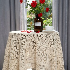 Crocheted Lace Tablecloth Rectangular Hollow Out Floral Table Cover Square Round Dining Tea Table Wedding Party Decor
