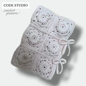 かぎ針編みパターン - 花柄ブックスリーブパターン かぎ針編みブックカバーパターン パッチワーク 読書好きへのギフト 本好きへのギフト かわいい インスタントデジタルダウンロード