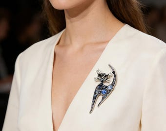 Crystal Cat Brooch, Vintage Blue Rhinestone Cat Lapel Pin, Elegant Animal Jewelry for Women