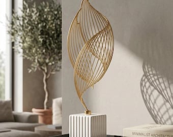 Escultura nórdica de pan de oro: estatua decorativa de cerámica moderna