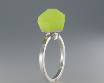 Ring - VU Crystals 8mm neon yellow top + Minimal ring band