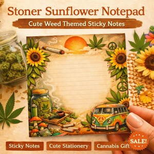 Könnte beinhalten: Ein Notizblock mit Sonnenblumen- und Cannabis-Motiv. Der Notizblock zeigt eine farbenfrohe Illustration mit einem Friedenszeichen, einem Oldtimer-Van und dem Text "Stoner Sunflower Notepad". Der Notizblock ist ein niedlicher Schreibwarenartikel.