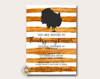 Könnte beinhalten: Einladung zum Thanksgiving-Dinner mit einer schwarzen Truthahnsilhouette auf orangefarbenen und weißen Streifen. Die Einladung enthält Datum, Uhrzeit und Adresse mit dem Text "Dankt dem Herrn, denn er ist gut."