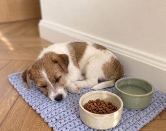 Tapete para comedero de perro, mantel individual de ganchillo para alimentar a mascotas, decoración bohemia azul gris hecha a mano