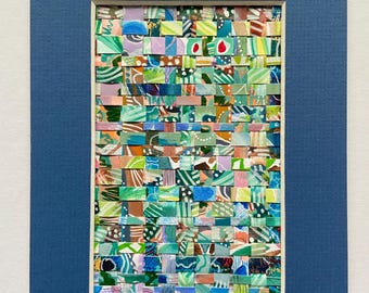 Dipinto a tecnica mista con intreccio di carta, opera d'arte da parete montata, opera d'arte colorata fatta a mano, miniatura astratta geometrica