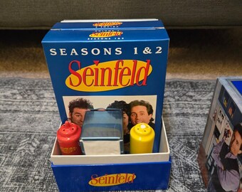 2004 Seinfeld Seasons 1-3 DVD Box Set Monks Diner Salt Pepper Shakers