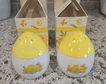 Vintage Avon Buttercup Salt Shaker Set w/ Original Boxes | Moonwind & Imperial Garden Cream Sachet | NOS