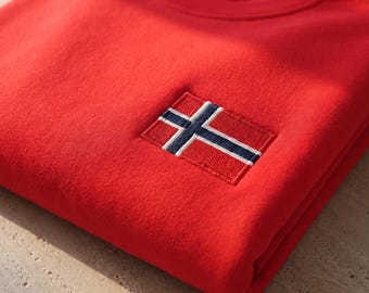 ノルウェー国旗刺繍入りスウェットシャツ、ノルウェークルーネックプルオーバー、サッカーファン向け試合観戦ギフト、カントリースウェットシャツ