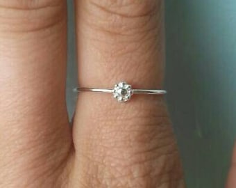 Dainty Daisy Ring /// .925 sterling silver /// Choose between 18g[1mm] or 16g[1.3mm] band