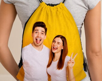 Mochila con cordón y foto personalizada, ideal como mochila deportiva o de viaje para adolescentes.