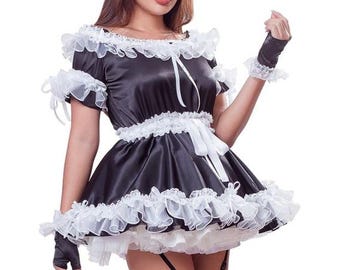 多層構造のレースサテンメイド服。カスタマイズ可能。