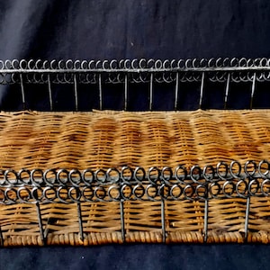 Vintage Woven Rattan & Wire Serving Basket with Handles | Country Style Bread Basket Tray | Shabby Chic Kitchen Organizer | 32cm