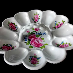 Bandeja de cerámica vintage para huevos rellenos con asa | Servidor de huevos con forma de rosa rosa para 12 tazas | Decoración de brunch estilo shabby chic cottagecore de 22,5 cm
