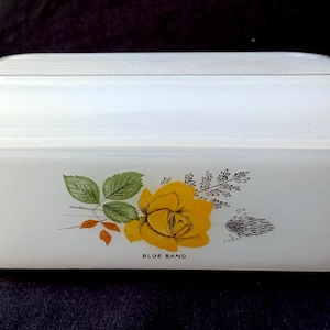Vintage Arcopal France Milk Glass Butter Dish | 1970s Blue Band Yellow Rose Opal Glass Covered Butter Keeper | Retro Kitchen Decor | 16cm