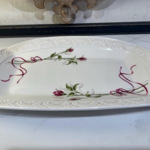 Bandeja rectangular vintage de porcelana blanca pintada a mano