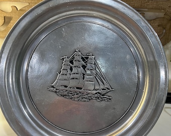 Plato de peltre vintage Wilton Armetale de los años 60-70