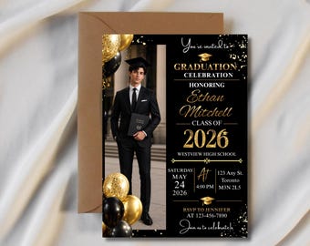 Plantilla editable de invitación de graduación para niño 2026, invitación a fiesta de graduación en negro y dorado, invitación de graduación en Canva, graduación con foto.