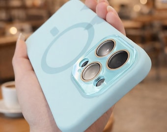 Funda minimalista de silicona para iPhone con cubierta magnética y resistente a los golpes.