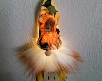 Sunflower Night Light, Sunflower Gnome, Gnome Light, Sunflower Light, Night Light Plug In, Wall Night Light, Night Light with Switch