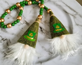 St Patricks Day Gnome, Wood Bead Garland, Tassel Garland, Irish Decorations, Gnome Garland, Green Garland, St Patricks Day Garland