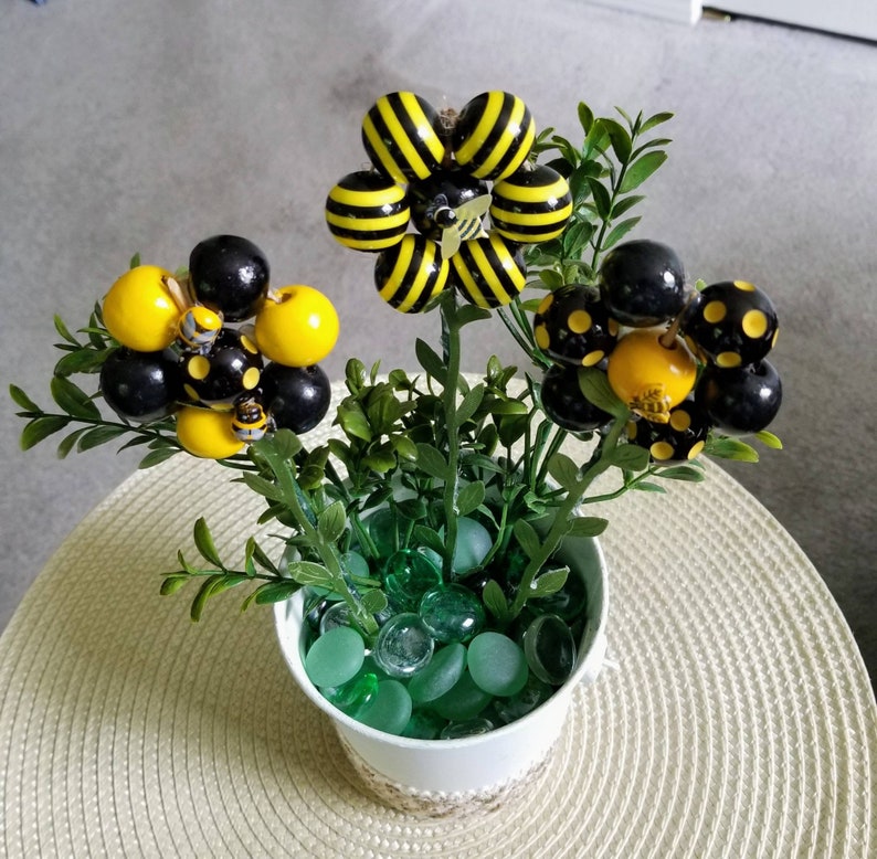 Bumble Bee Tray Decor, Bee Decoration, Bead Flowers with Stem, Flowers with Bee, Farmhouse Bee Decor, Bee Centerpiece, Beaded Flower Bouquet image 2