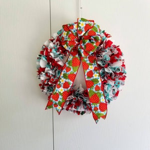 Strawberry Wreath, Strawberry Wall Decor, Strawberries Decor, Indoor Wreath, Fabric Door Wreath, Indoor Door Decor, Strawberry Door Hanger image 4