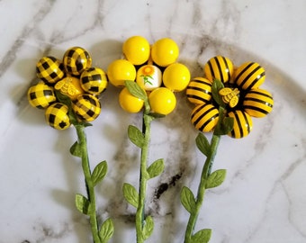 Sunflower Centerpiece, Sunflowers and Bees, Wood Bead Decor, Sunflower Table Decoration, Floral Centerpiece, Sunflower Bouquet, Floral Picks