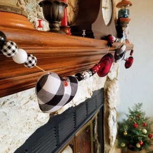 Heart Garland, Black and White Garland, Mantel Garland, Stuffed Hearts, Wood Bead Garland, Fabric Hearts Decor, Bead Garland, Buffalo Check