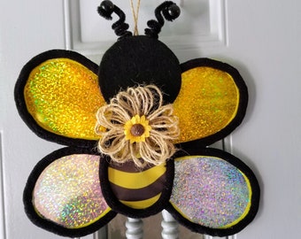 Bee Wall Hanging, Bumble Bee Decor, Bee Decoration, Bee Door Hanger, Honey Bee Wall Decor, Bee and Sunflower, Bee Wall Decor