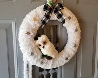 Owl Wreath, Yarn Wreath, Black and White Buffalo Plaid Wreath, Snowflake Wreath, Snow Owl, White Yarn, Winter Door Hanger, Yarn Hanging