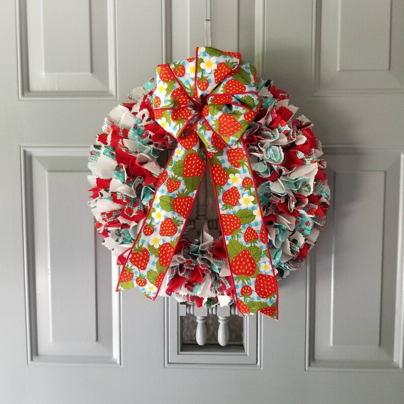 Strawberry Wreath, Strawberry Wall Decor, Strawberries Decor, Indoor Wreath, Fabric Door Wreath, Indoor Door Decor, Strawberry Door Hanger image 3