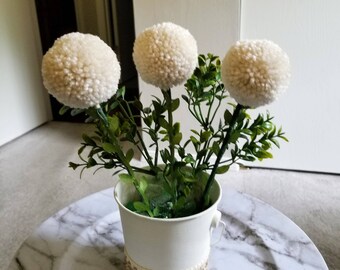 Pom Pom Flower, Farmhouse Floral Decor, Faux Flowers on Stem, Pom Pom Decoration, Yarn Pom Poms, Flower Picks, Faux Flower Centerpiece