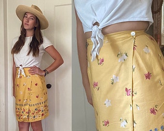 90s soleado amarillo floral wrap falda lápiz por Calzones