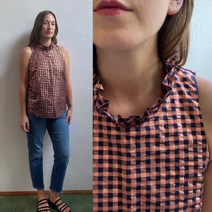 Metallic koper &zwart geruit geruite mouwloze blouse met ruches mock halskraag