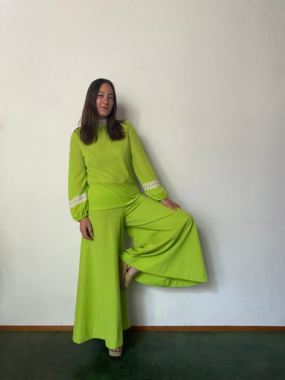 1960s neon lime green ultra flare pants with poet… - image 2