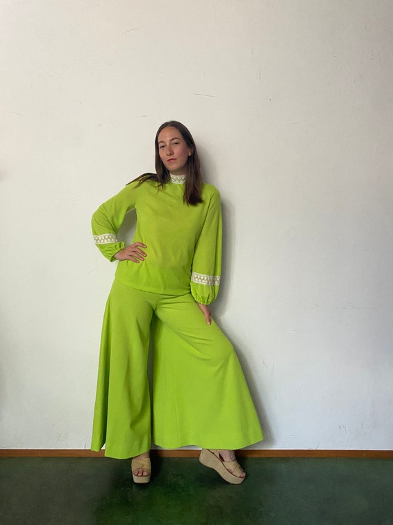 1960s neon lime green ultra flare pants with poet… - image 6